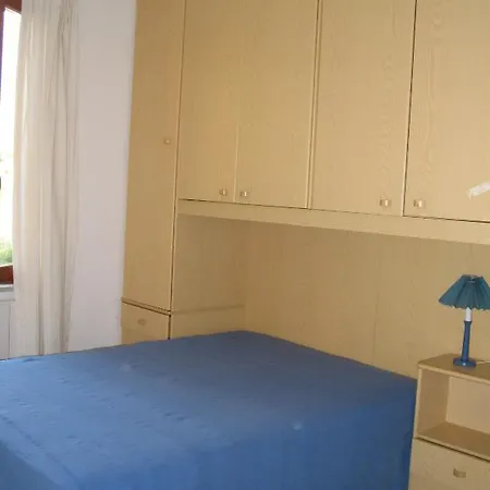Appartamenti Lacona Kır Evi