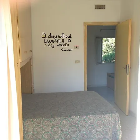 Appartamenti Lacona Kır Evi