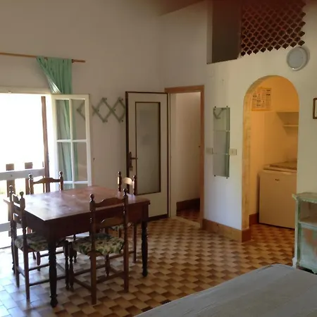 Appartamenti Lacona Kır Evi