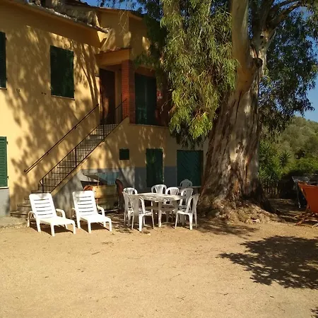 Appartamenti Lacona Kır Evi